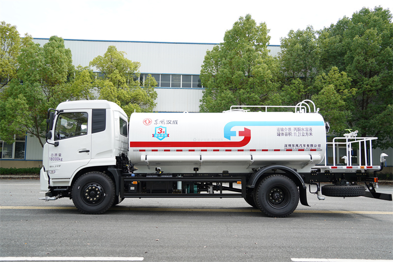 东风天锦VR洒水车 15方（燃油车）