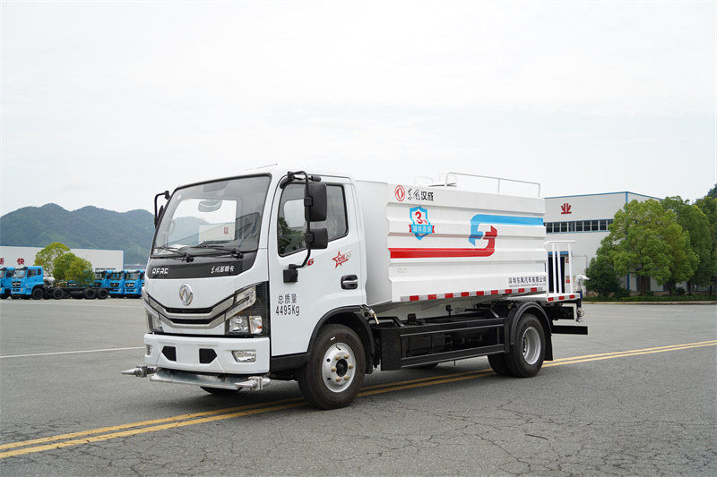 东风股份D6蓝牌洒水车 7方（燃油车）