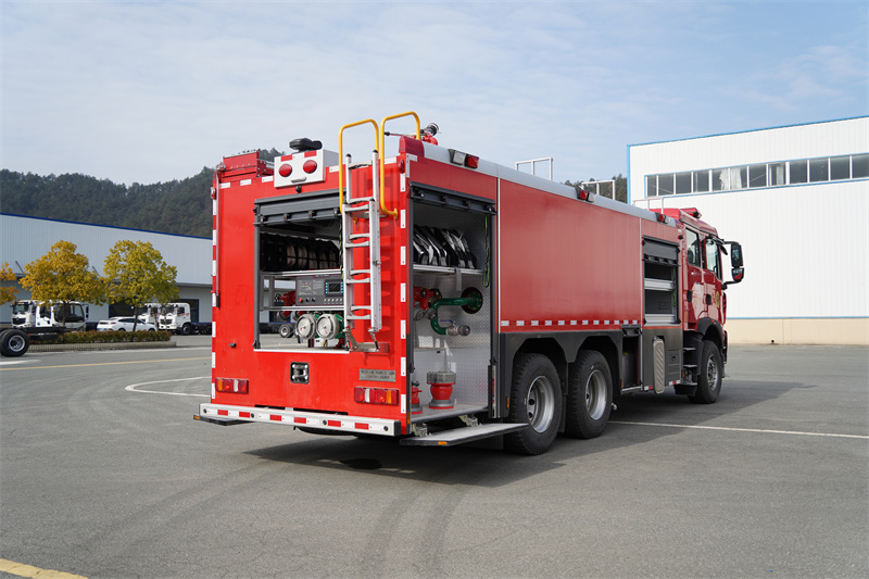 【汉成牌】重汽豪沃12吨泡沫消防车