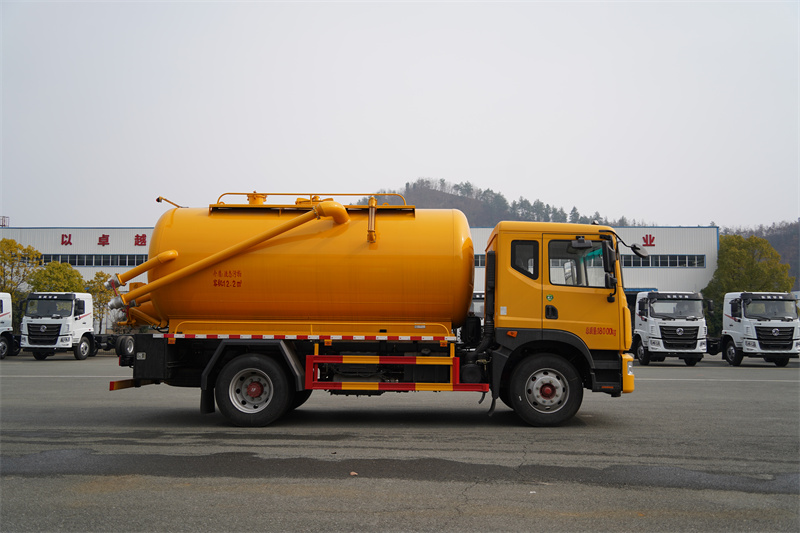 【汉成牌】东风股份D9吸污车 12.2方